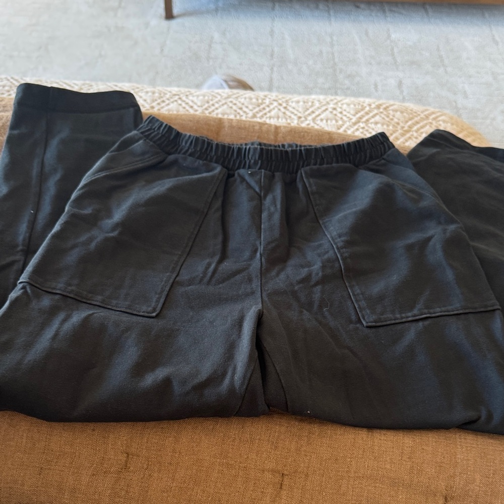 VUORI Women’s Black Elastic-Waist Casual Pants - Picture 4 of 5
